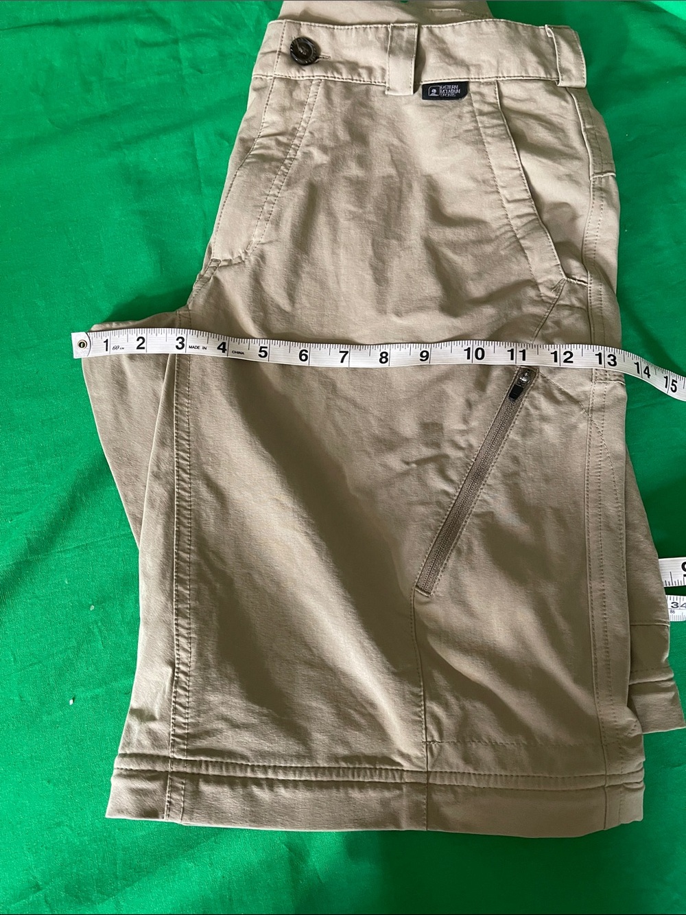 Eastern Mountain Sports Khaki Cargo Shorts with Zip Pocket - Picture 7 of 11